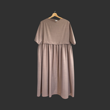 Load image into Gallery viewer, Adele dress wool
